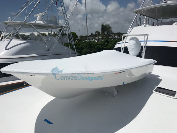 Bow tender cover in white stamoid on sportfishing boat 